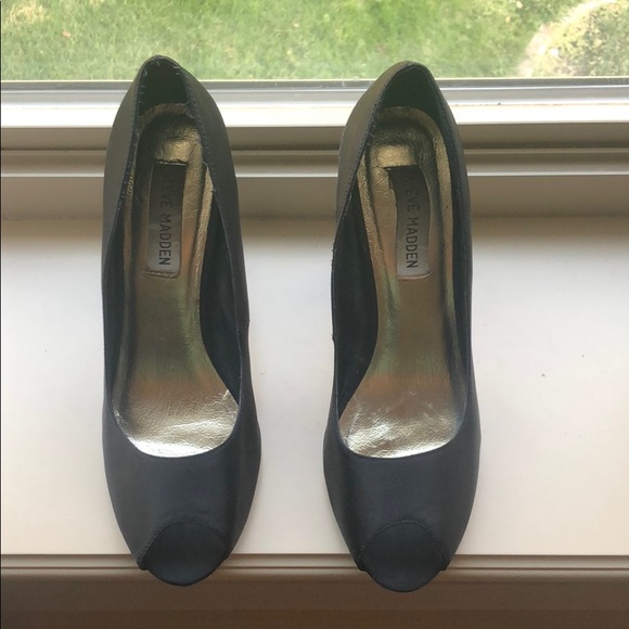 Steve Madden Black Satin Peep Toe Heels - Picture 2 of 7